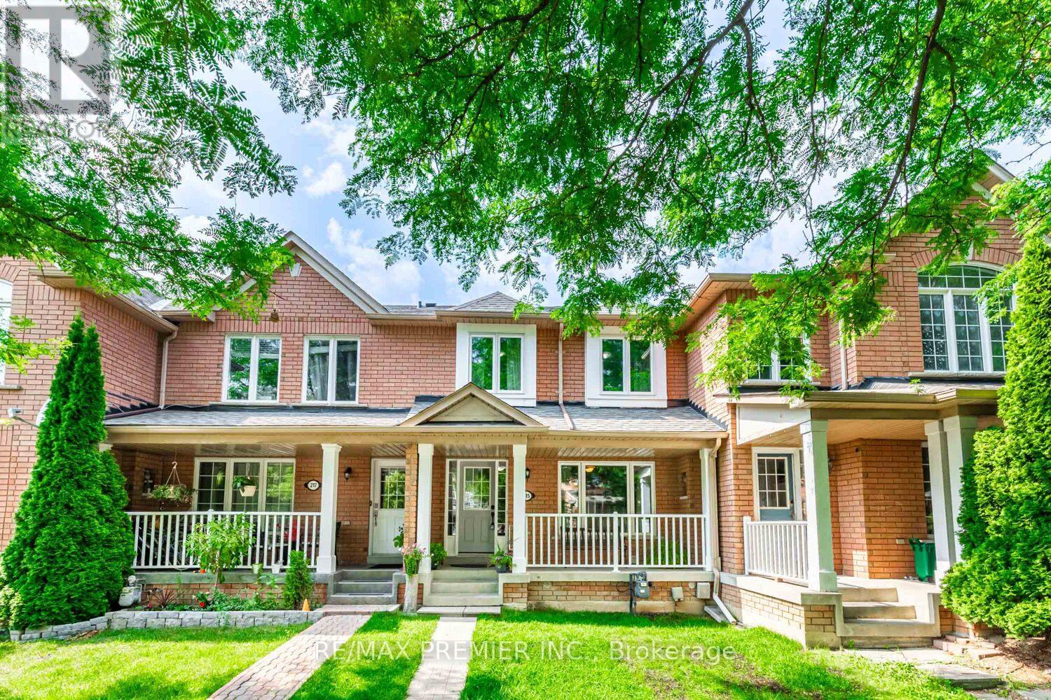 215 EQUATOR CRESCENT Vaughan Vellore - N12290173 1