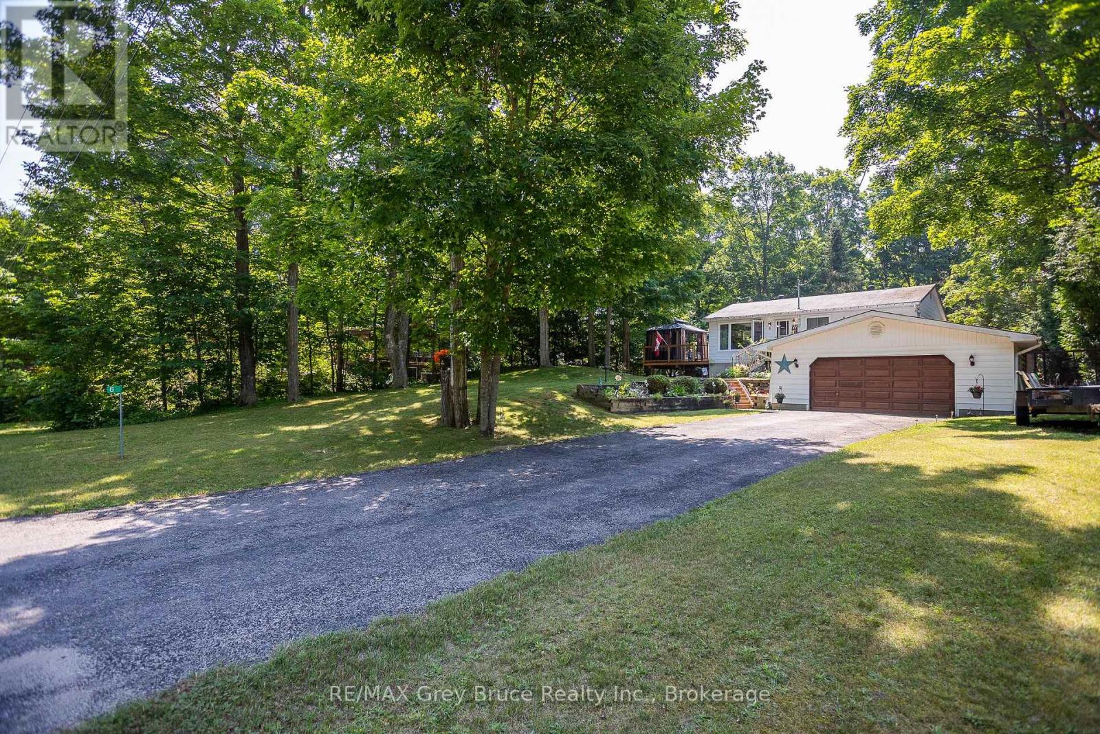 6 Jewel Bridge Road, South Bruce Peninsula, Ontario  N0H 2G0 - Photo 3 - X12290199
