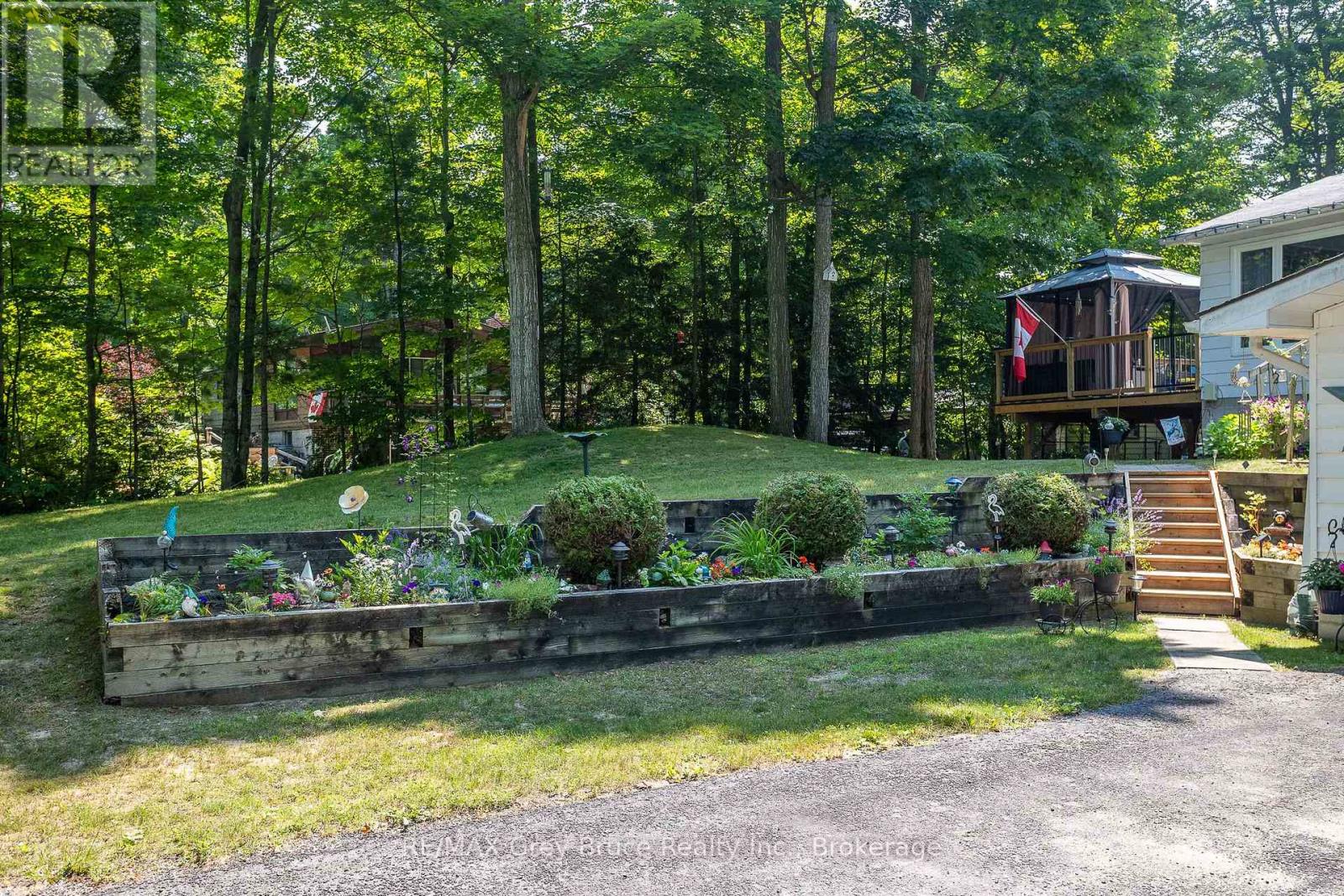 6 Jewel Bridge Road, South Bruce Peninsula, Ontario  N0H 2G0 - Photo 5 - X12290199