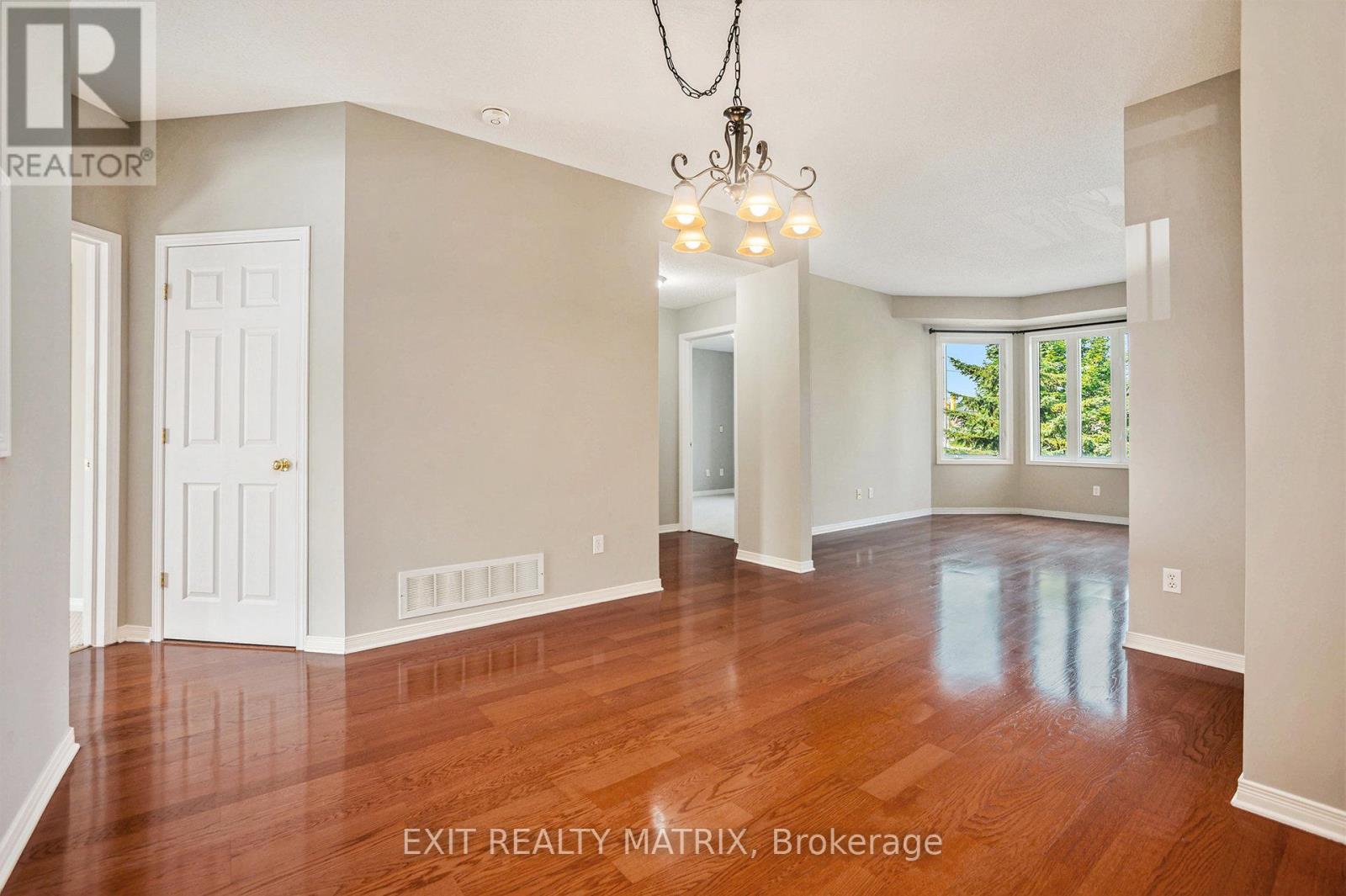 4 - 2086 Valin Street, Ottawa, Ontario  K4A 0C1 - Photo 4 - X12290201