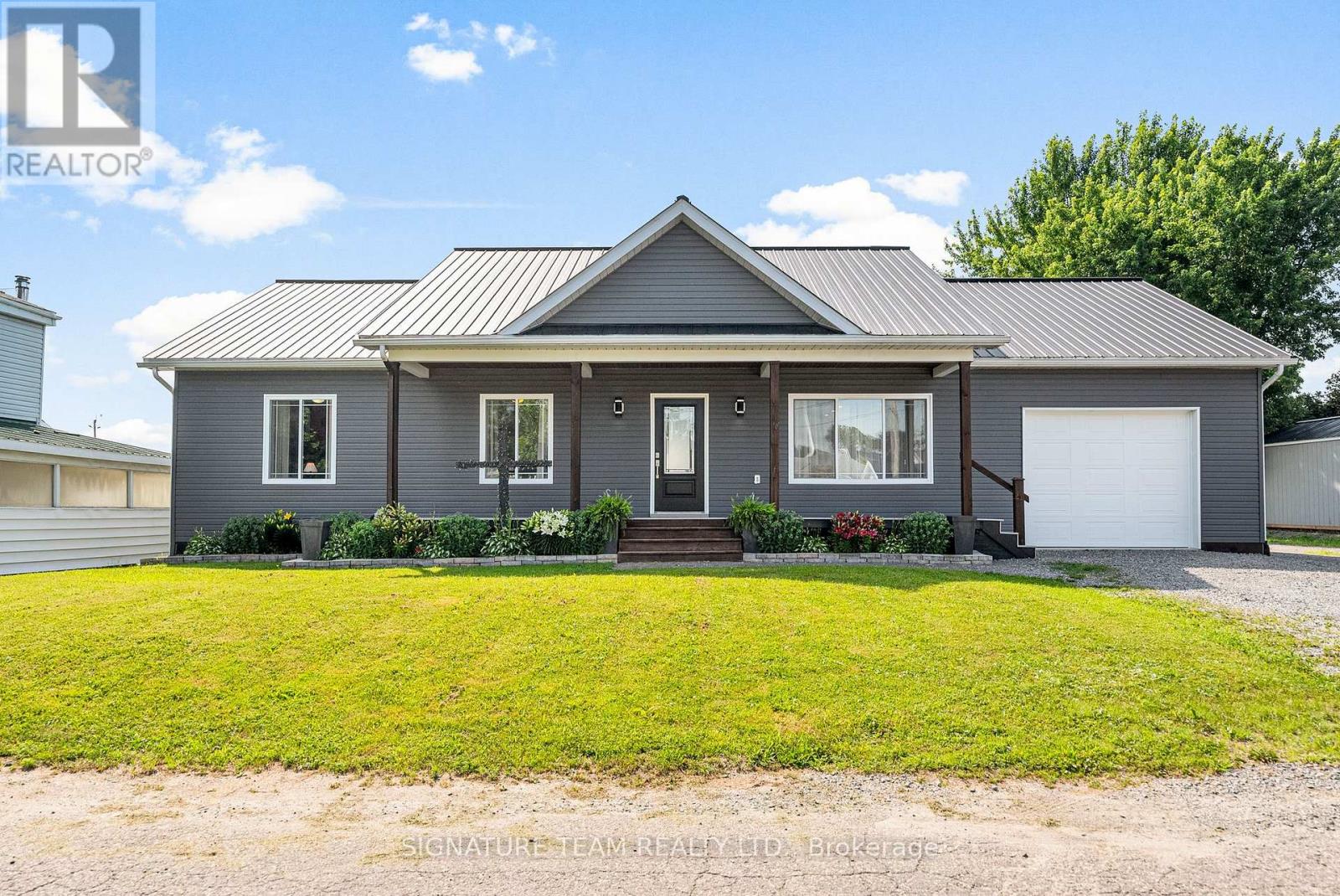 17 Meadow Street, Whitewater Region, Ontario  K0J 1K0 - Photo 2 - X12290211