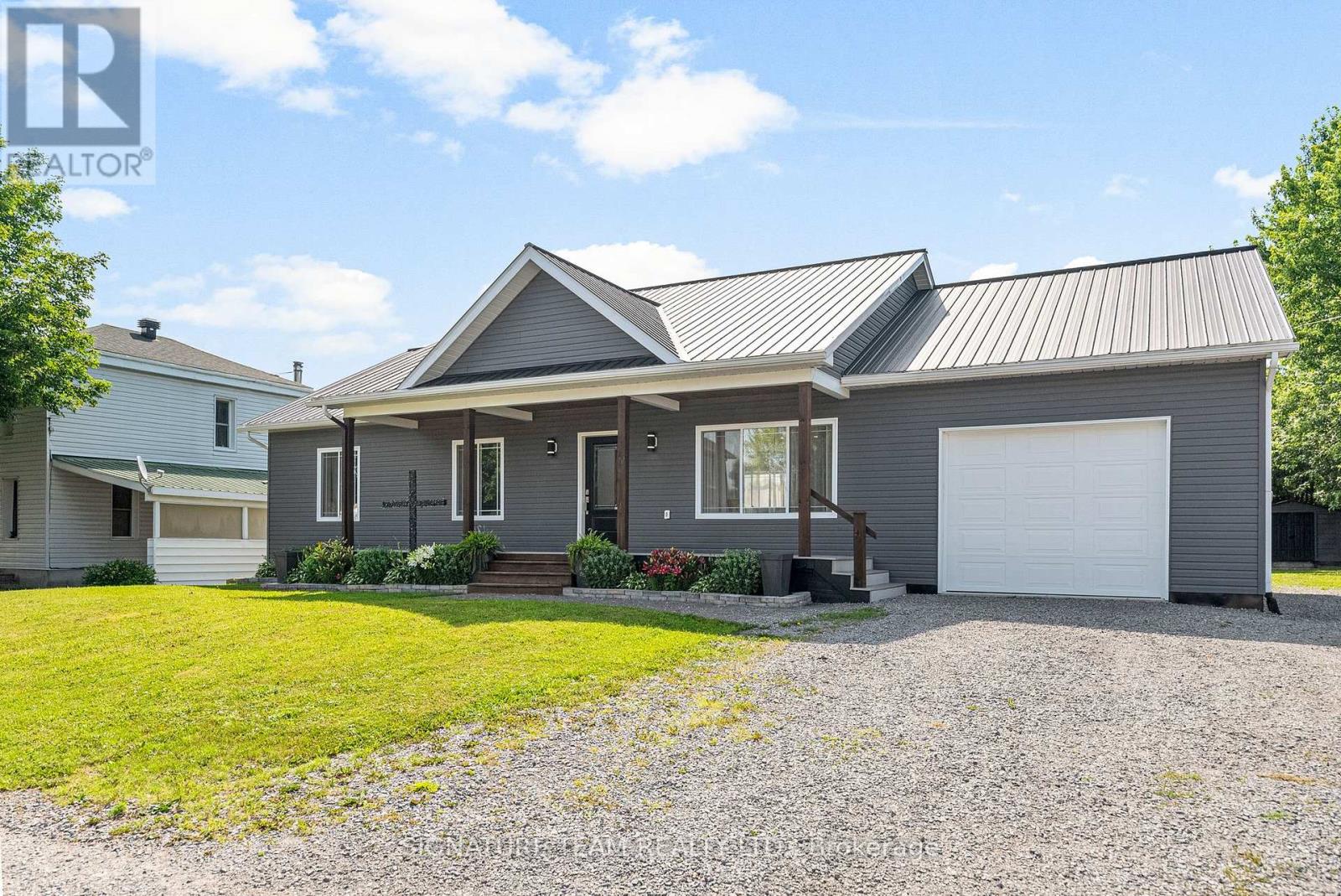 17 Meadow Street, Whitewater Region, Ontario  K0J 1K0 - Photo 3 - X12290211