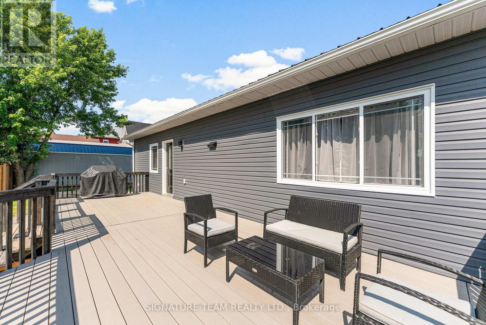 17 Meadow Street, Whitewater Region, Ontario  K0J 1K0 - Photo 41 - X12290211
