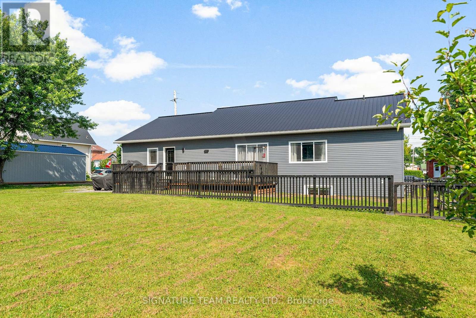 17 Meadow Street, Whitewater Region, Ontario  K0J 1K0 - Photo 44 - X12290211