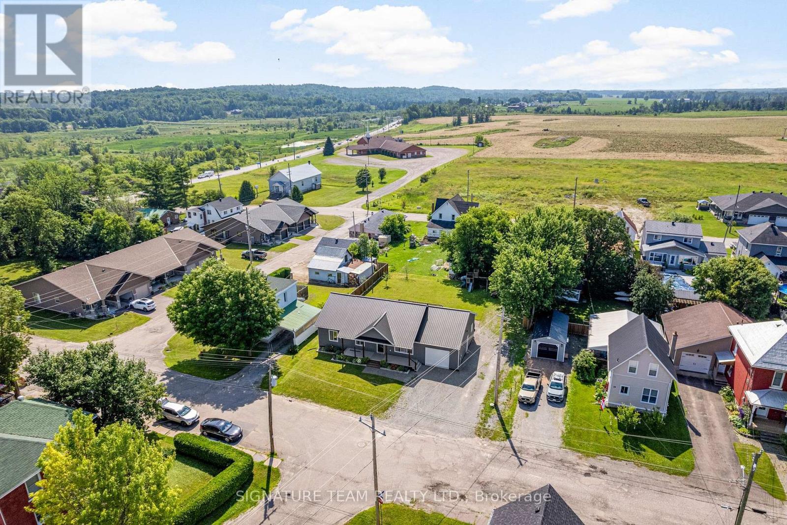 17 Meadow Street, Whitewater Region, Ontario  K0J 1K0 - Photo 5 - X12290211