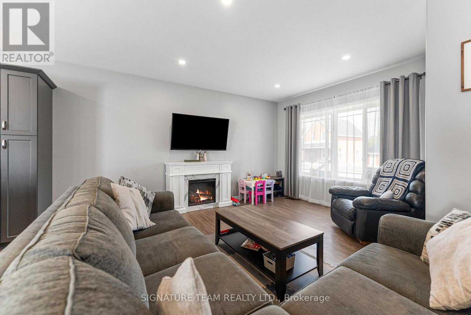 17 Meadow Street, Whitewater Region, Ontario  K0J 1K0 - Photo 6 - X12290211