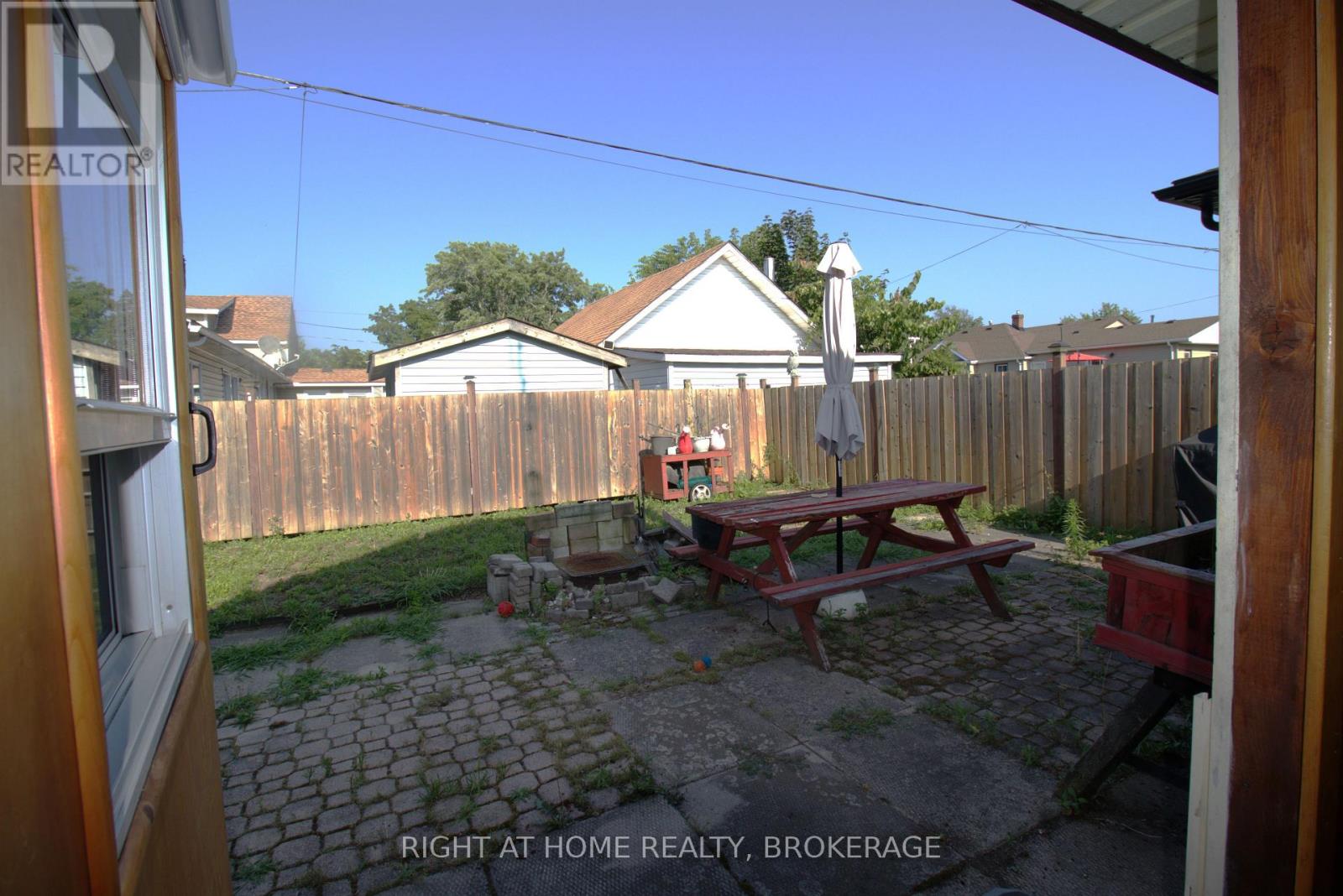 80 Knoll Street, Port Colborne, Ontario  L3K 5A6 - Photo 10 - X12290210