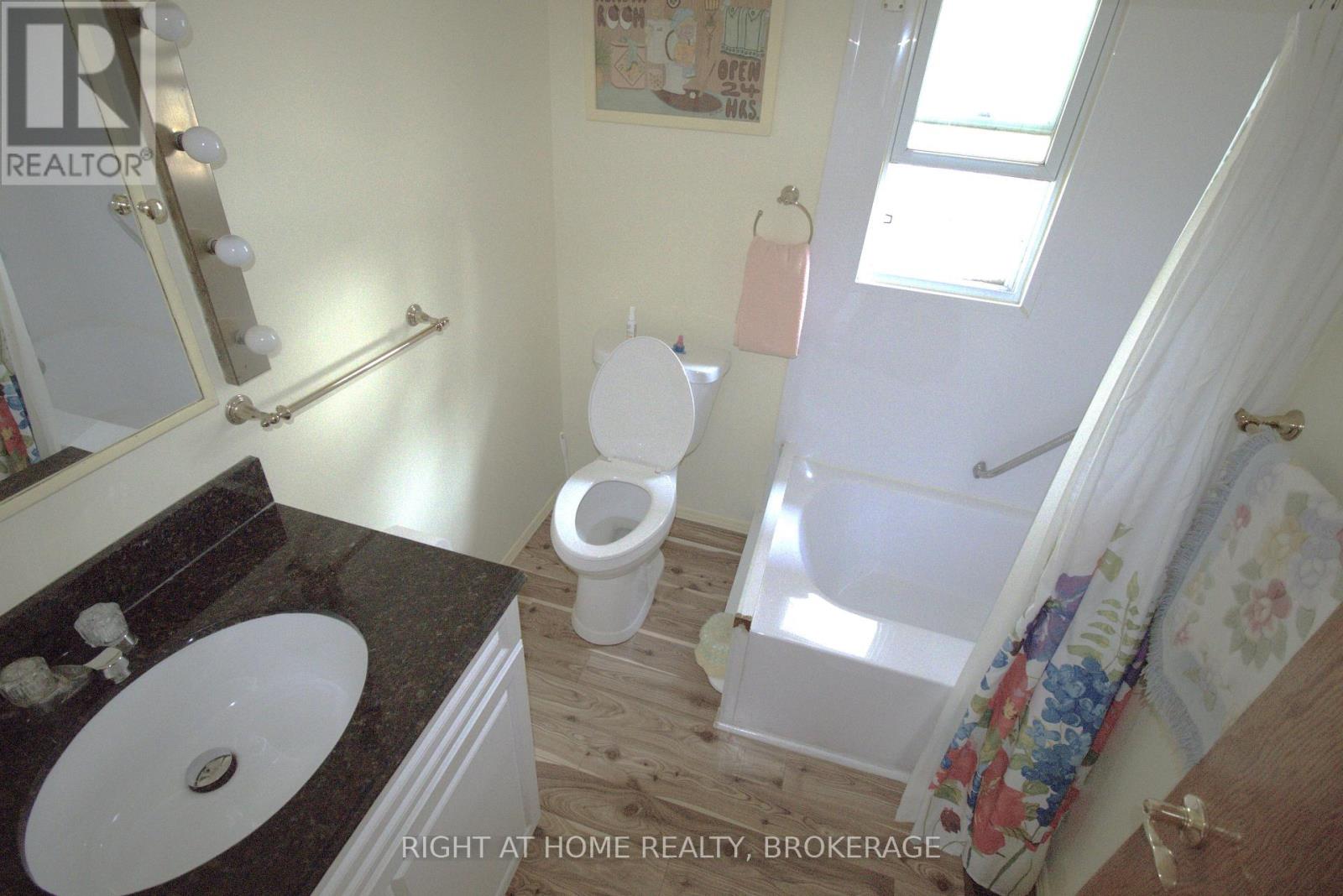 80 Knoll Street, Port Colborne, Ontario  L3K 5A6 - Photo 16 - X12290210