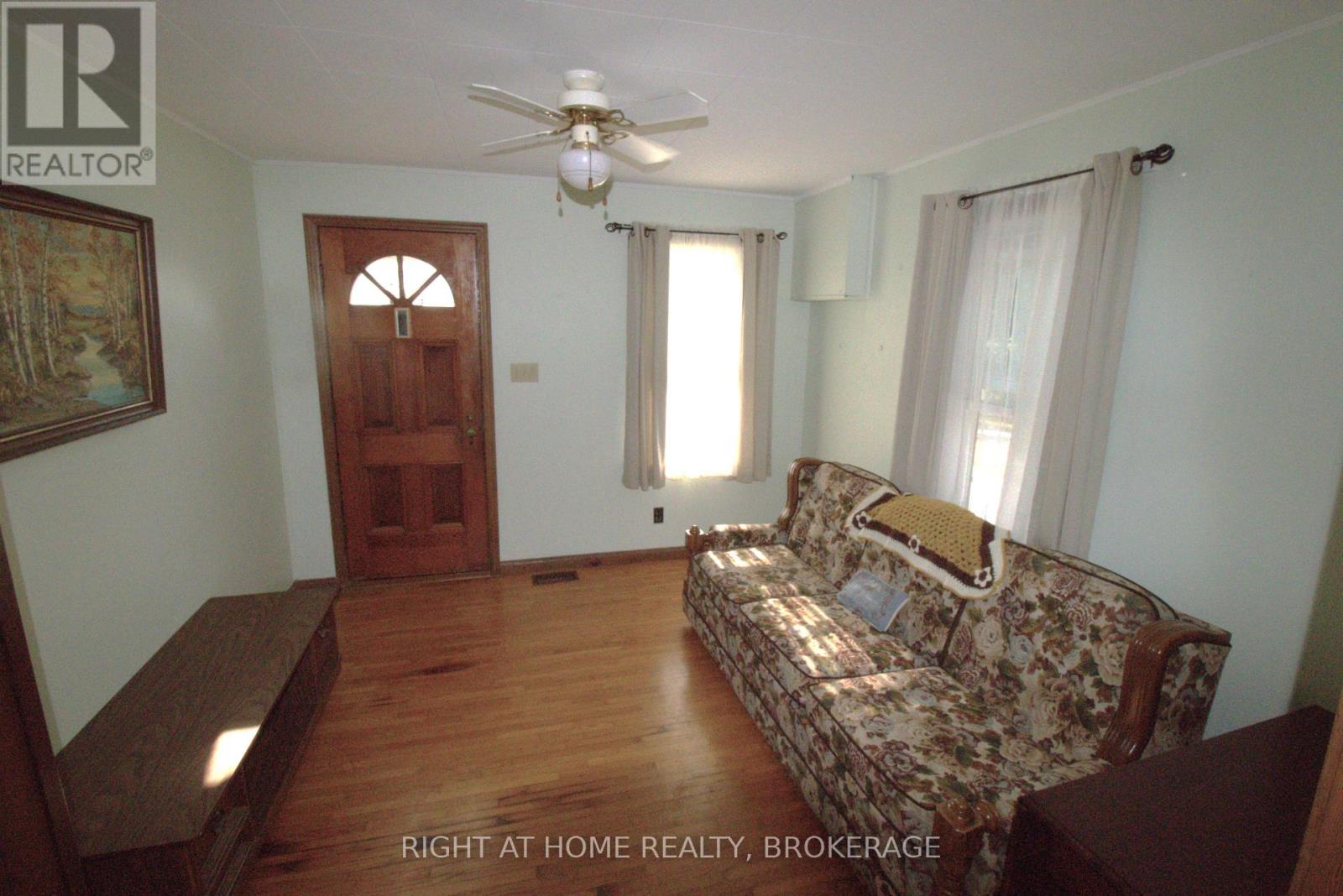 80 Knoll Street, Port Colborne, Ontario  L3K 5A6 - Photo 17 - X12290210