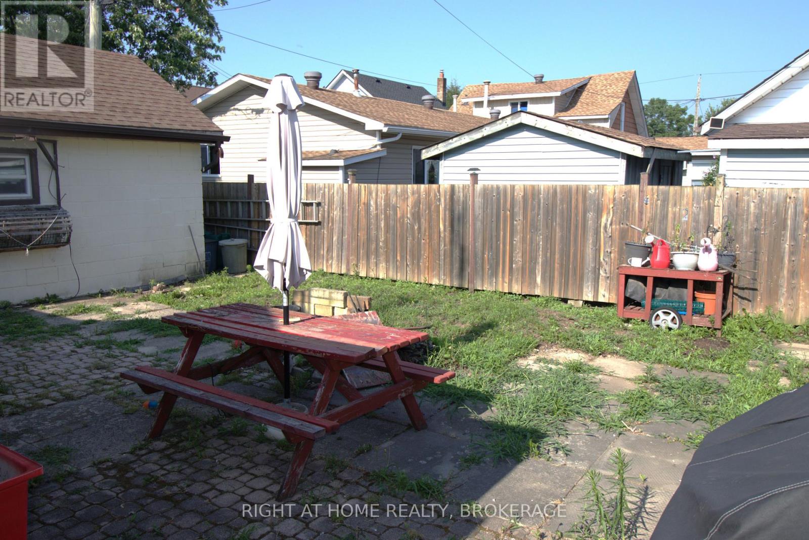 80 Knoll Street, Port Colborne, Ontario  L3K 5A6 - Photo 9 - X12290210