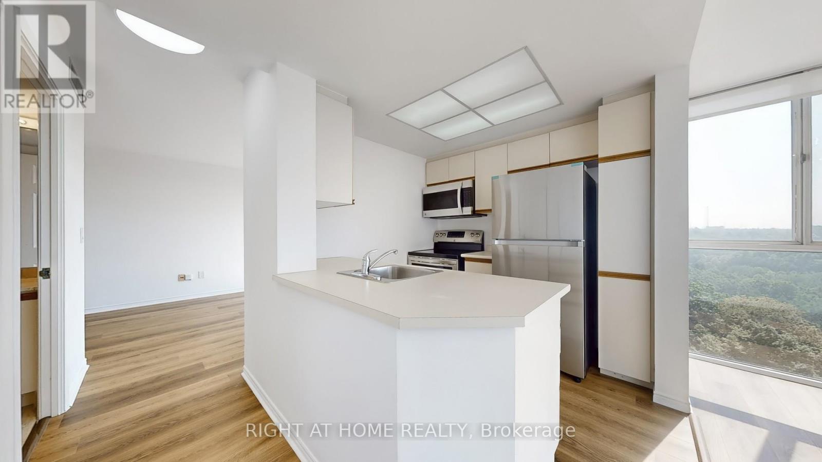 904 - 7 Concorde Place, Toronto, Ontario  M3C 3N4 - Photo 11 - C12290191