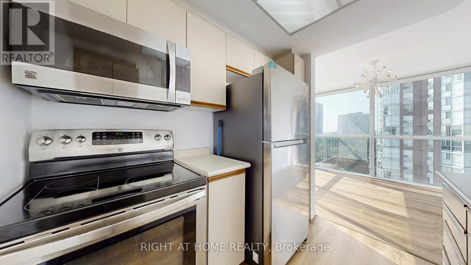 904 - 7 Concorde Place, Toronto, Ontario  M3C 3N4 - Photo 13 - C12290191