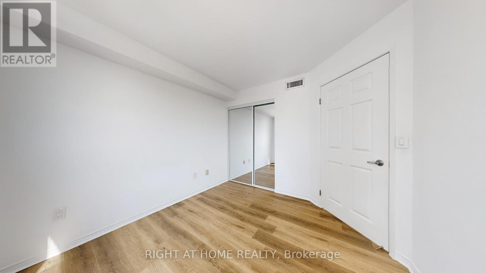 904 - 7 Concorde Place, Toronto, Ontario  M3C 3N4 - Photo 16 - C12290191