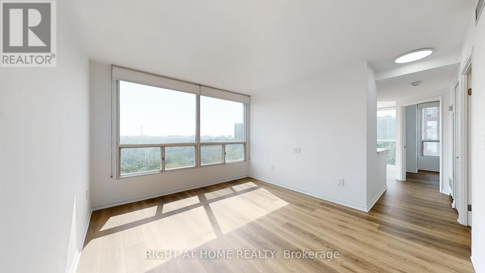 904 - 7 Concorde Place, Toronto, Ontario  M3C 3N4 - Photo 5 - C12290191