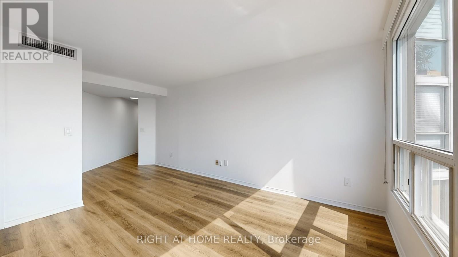 904 - 7 Concorde Place, Toronto, Ontario  M3C 3N4 - Photo 7 - C12290191