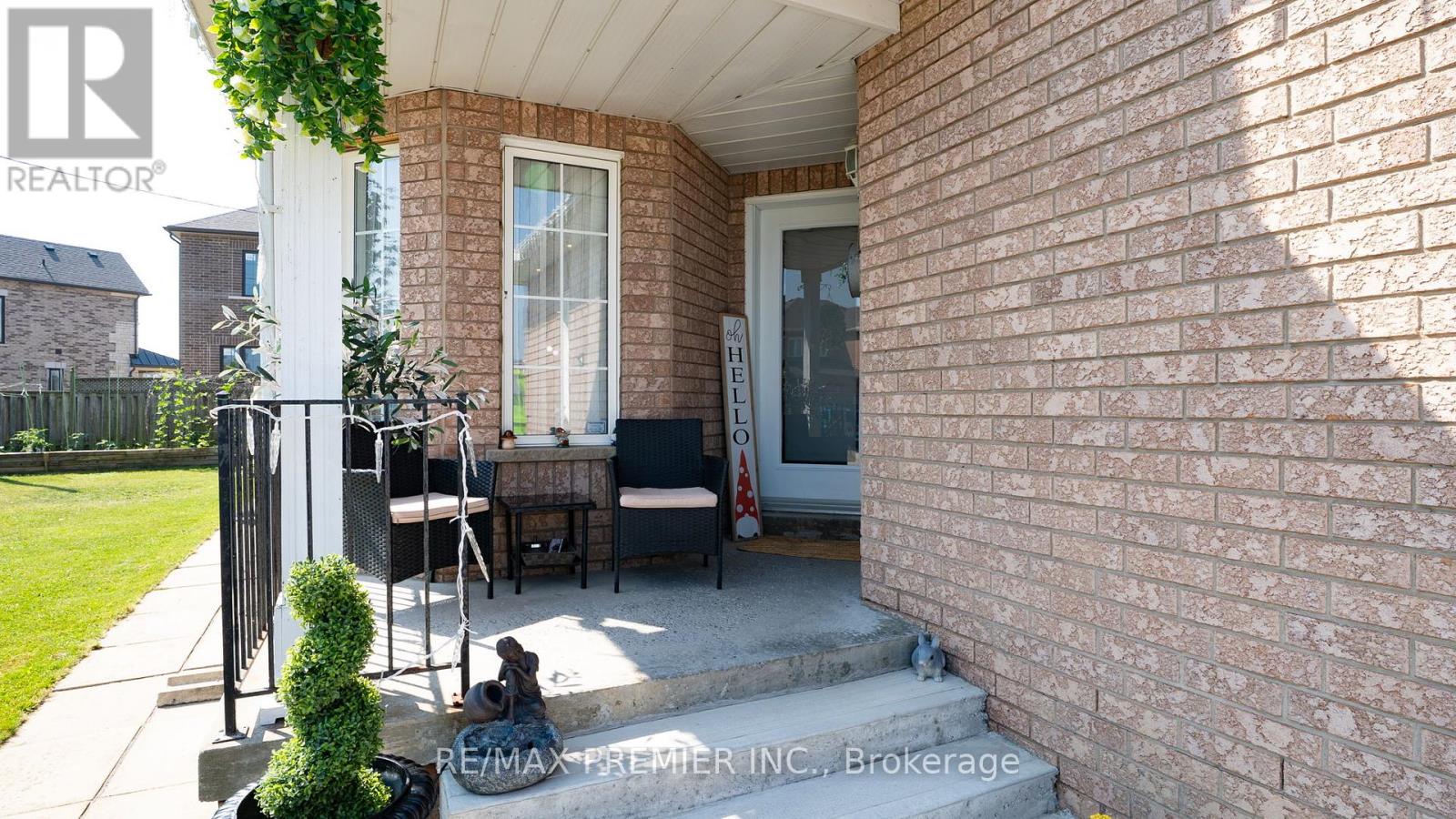Property at 11 RICHELIEU COURT image 4