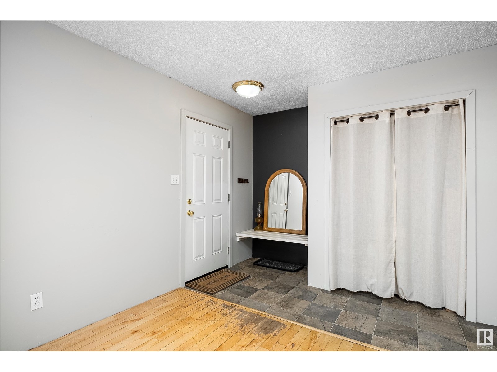 Property at 11406 81 ST NW image 2