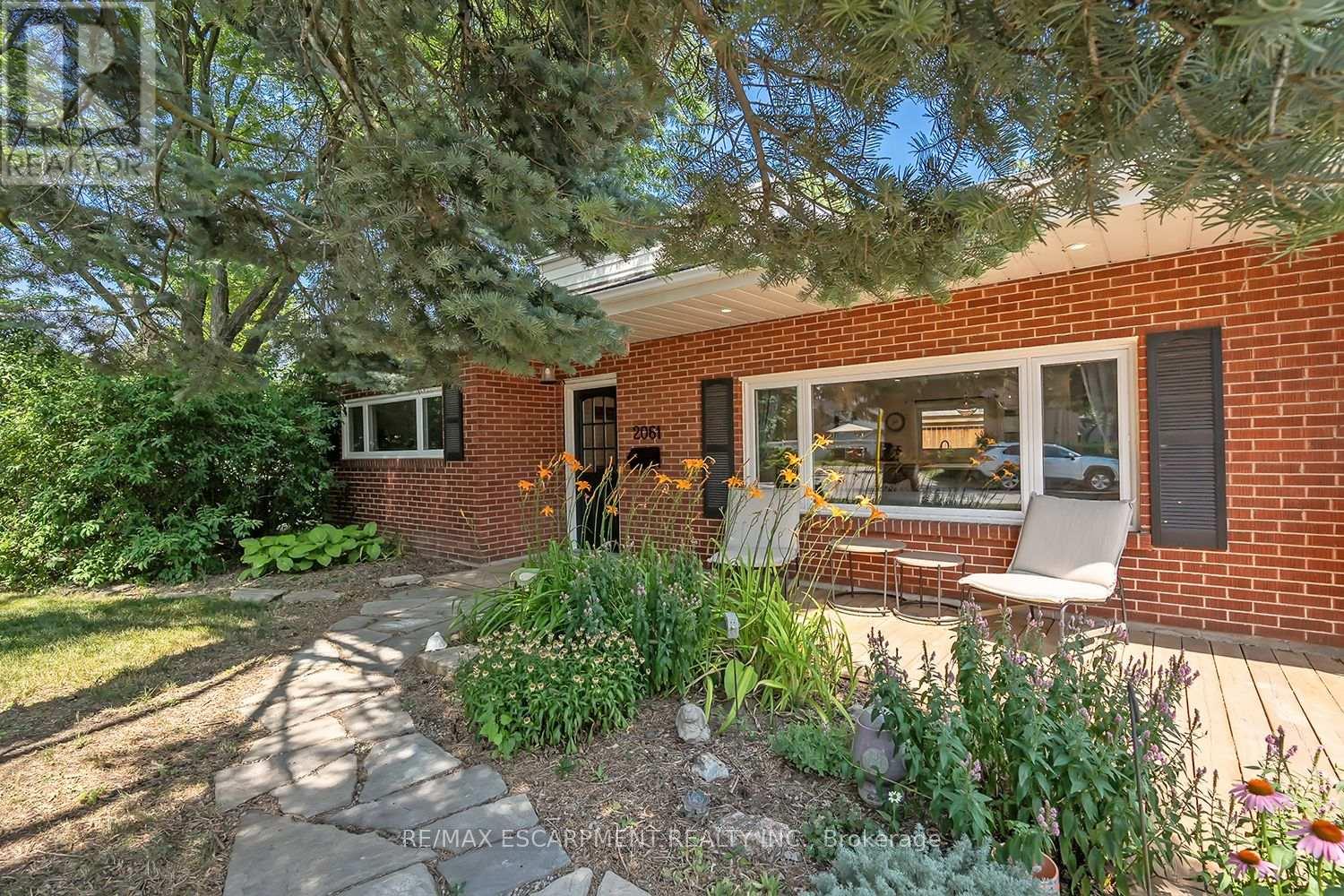 Property at 2061 HALTON PLACE image 3