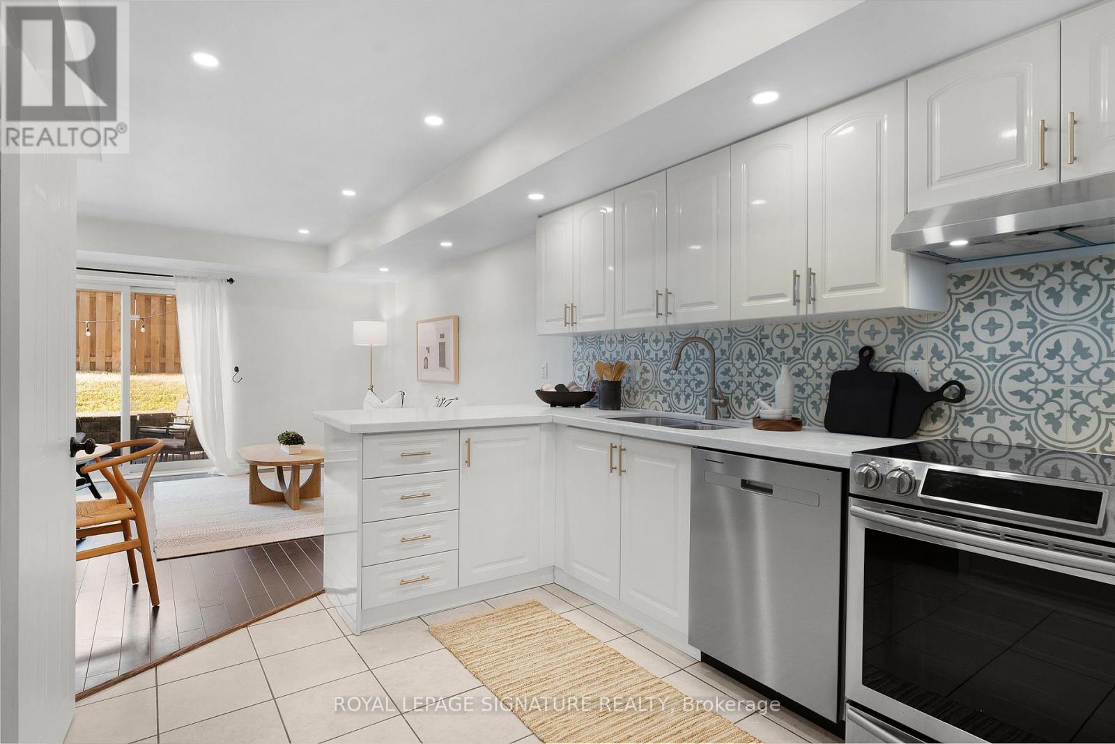 107 - 262 St Helens Avenue, Toronto (Dufferin Grove), Ontario  M6H 4A4 - Photo 10 - C12289698