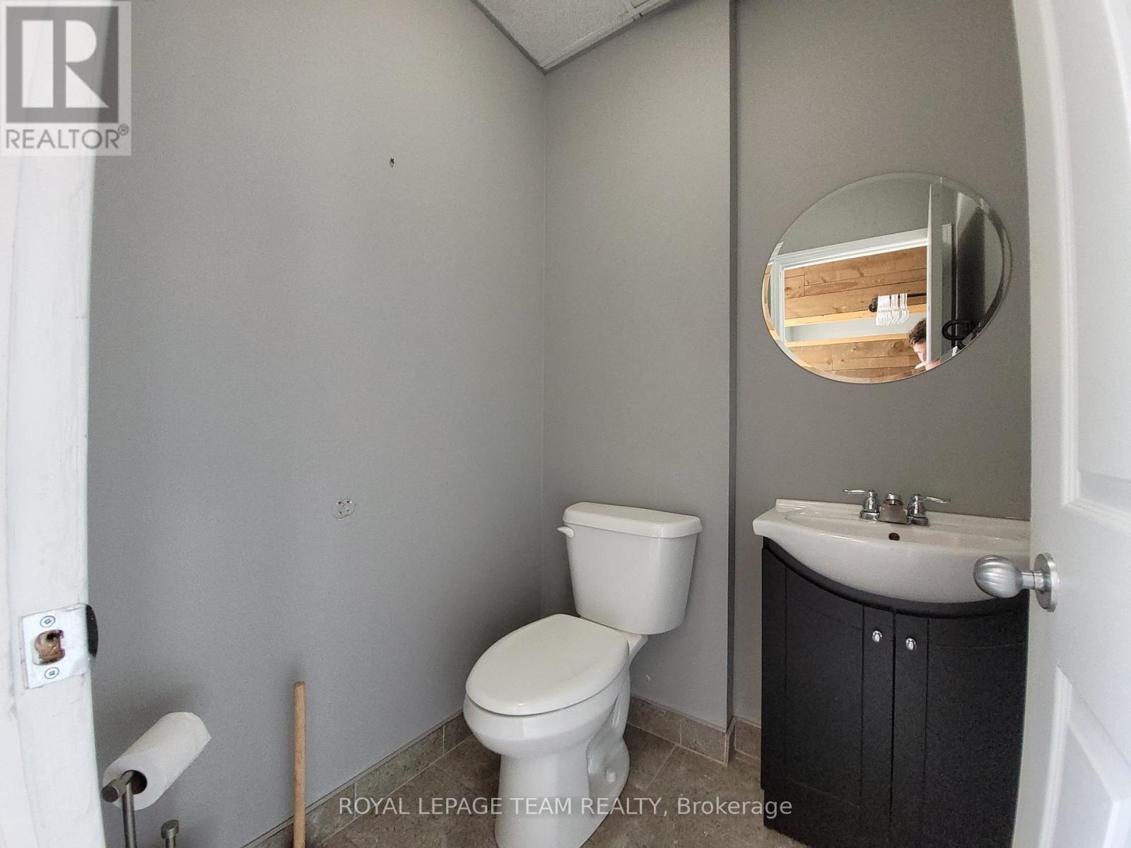 200 - 180 Preston Street, Ottawa, Ontario  K1R 7P9 - Photo 24 - X12290260