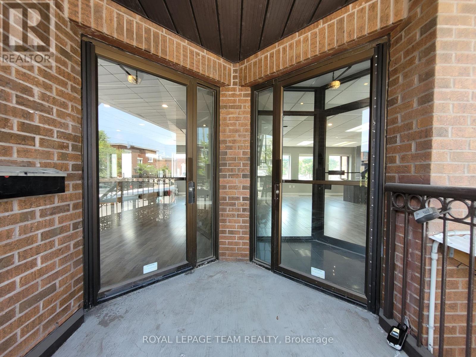 200 - 180 Preston Street, Ottawa, Ontario  K1R 7P9 - Photo 3 - X12290260