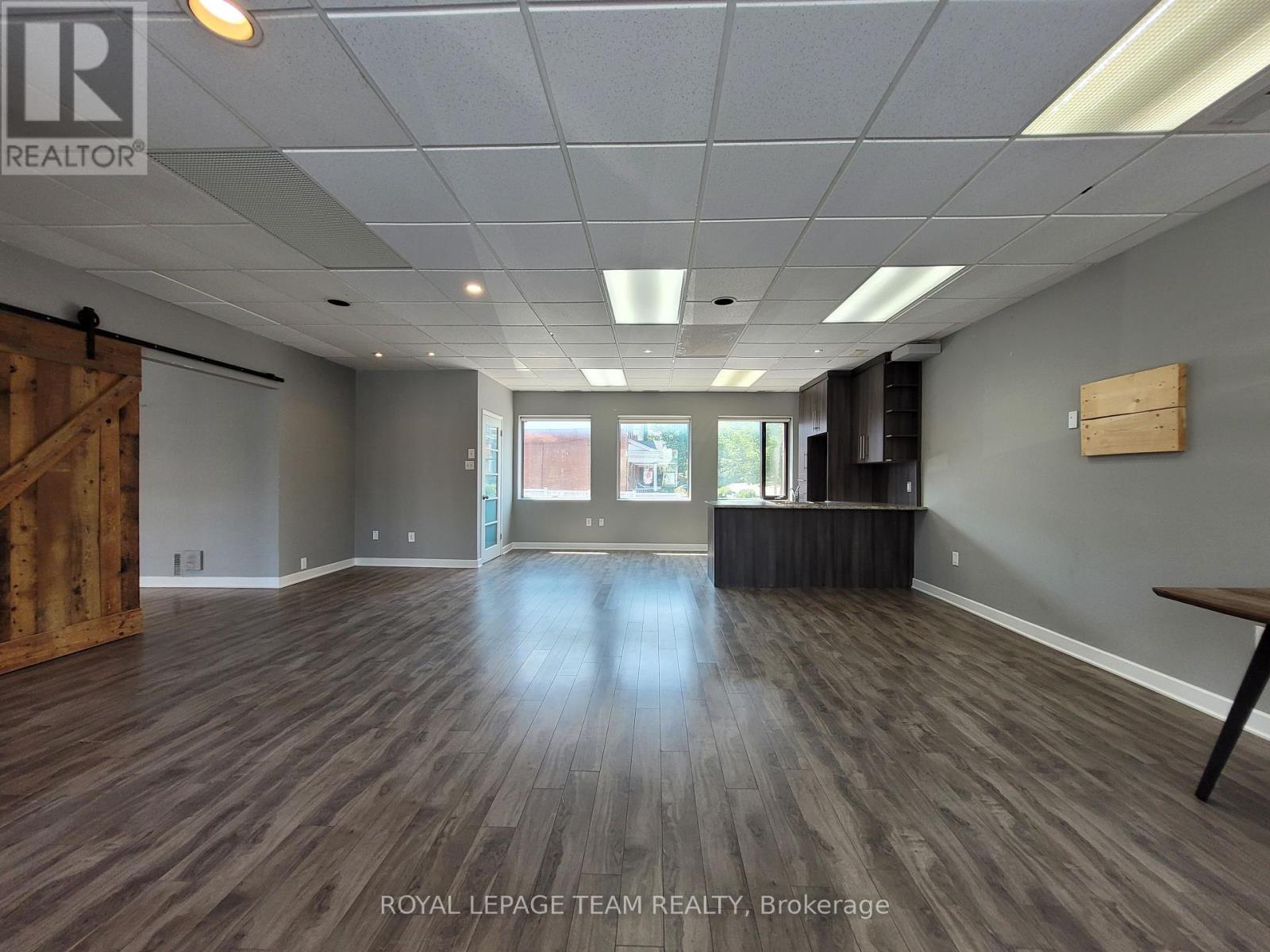 200 - 180 Preston Street, Ottawa, Ontario  K1R 7P9 - Photo 4 - X12290260
