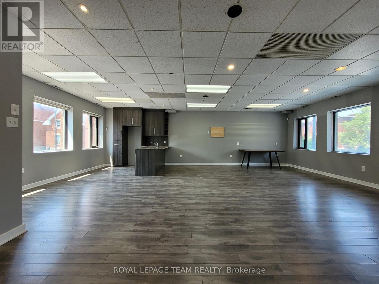 200 - 180 Preston Street, Ottawa, Ontario  K1R 7P9 - Photo 5 - X12290260