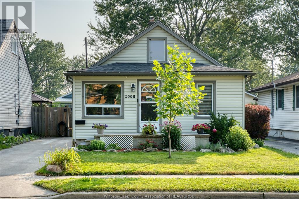 MLS# 25018151: 2009 BUCKINGHAM, Windsor, Canada