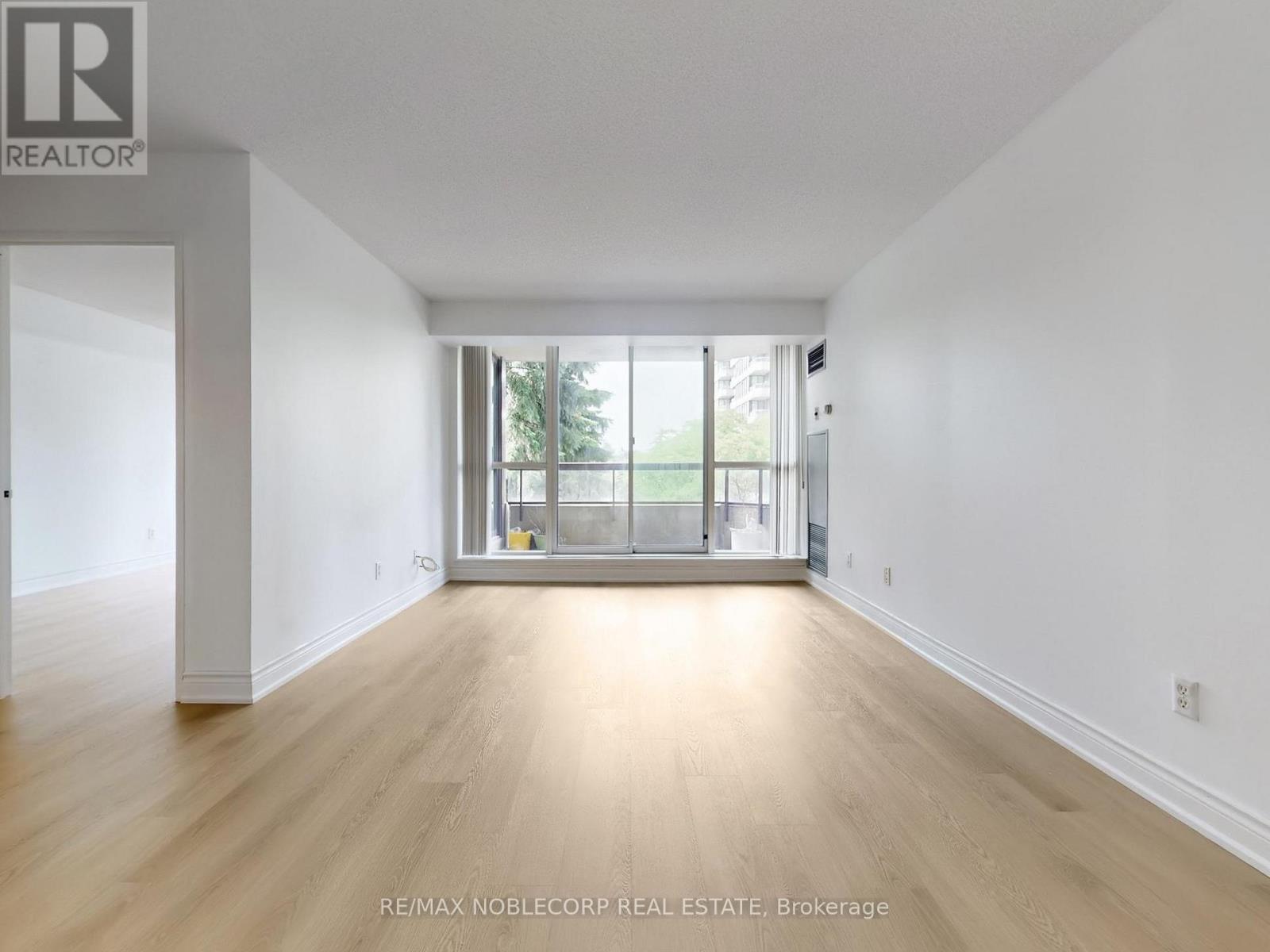 312 - 91 Townsgate Drive, Vaughan, Ontario  L4J 8E8 - Photo 10 - N12290257