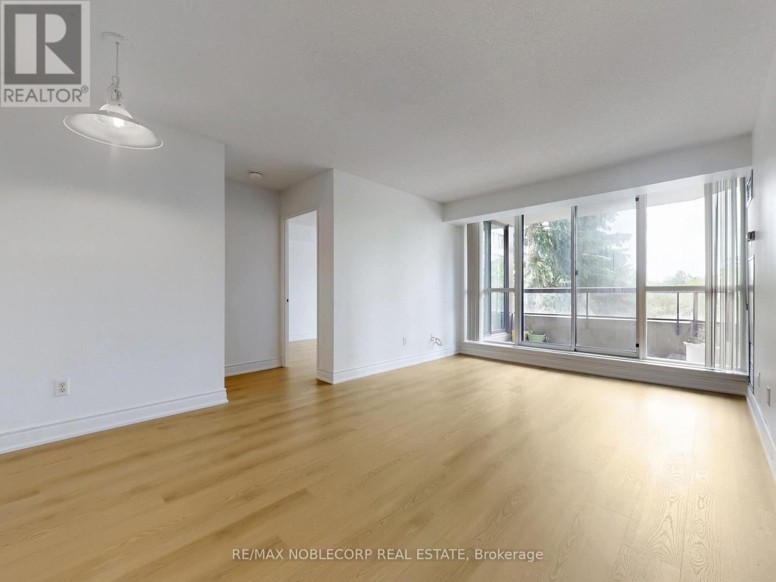 312 - 91 Townsgate Drive, Vaughan, Ontario  L4J 8E8 - Photo 11 - N12290257