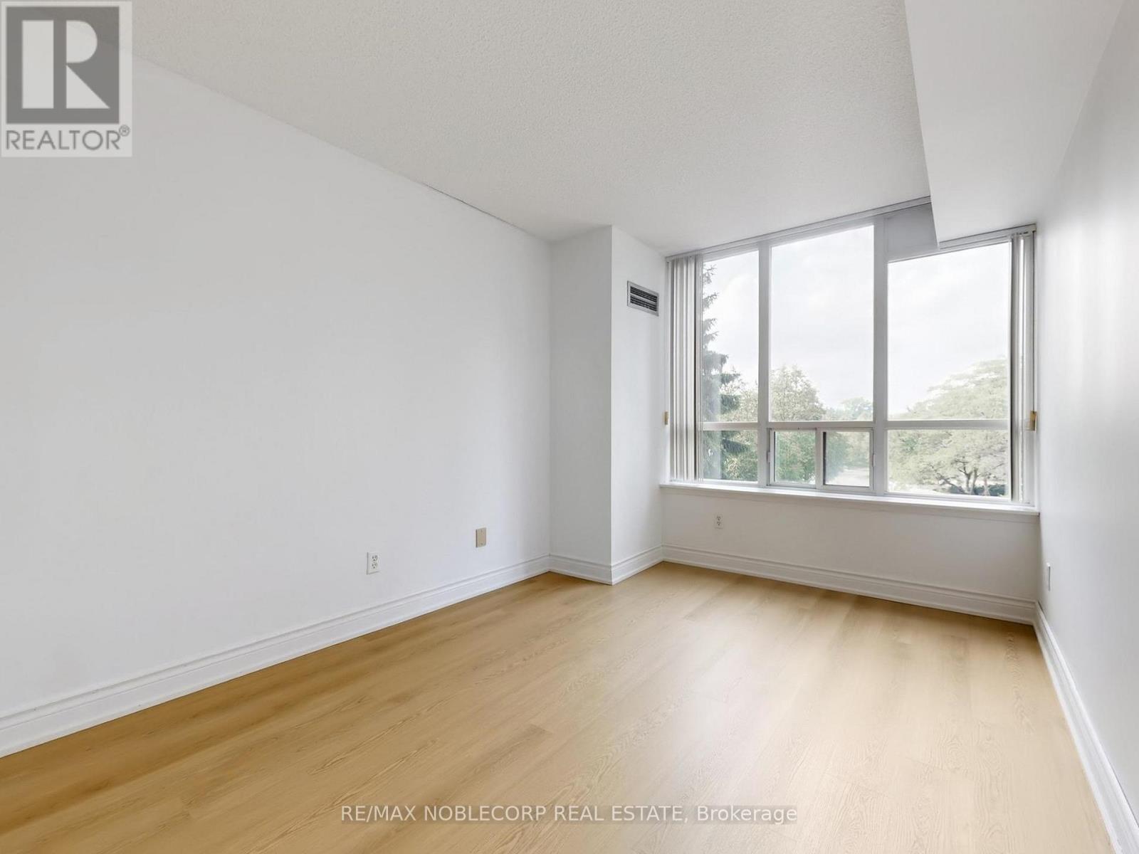 312 - 91 Townsgate Drive, Vaughan, Ontario  L4J 8E8 - Photo 25 - N12290257