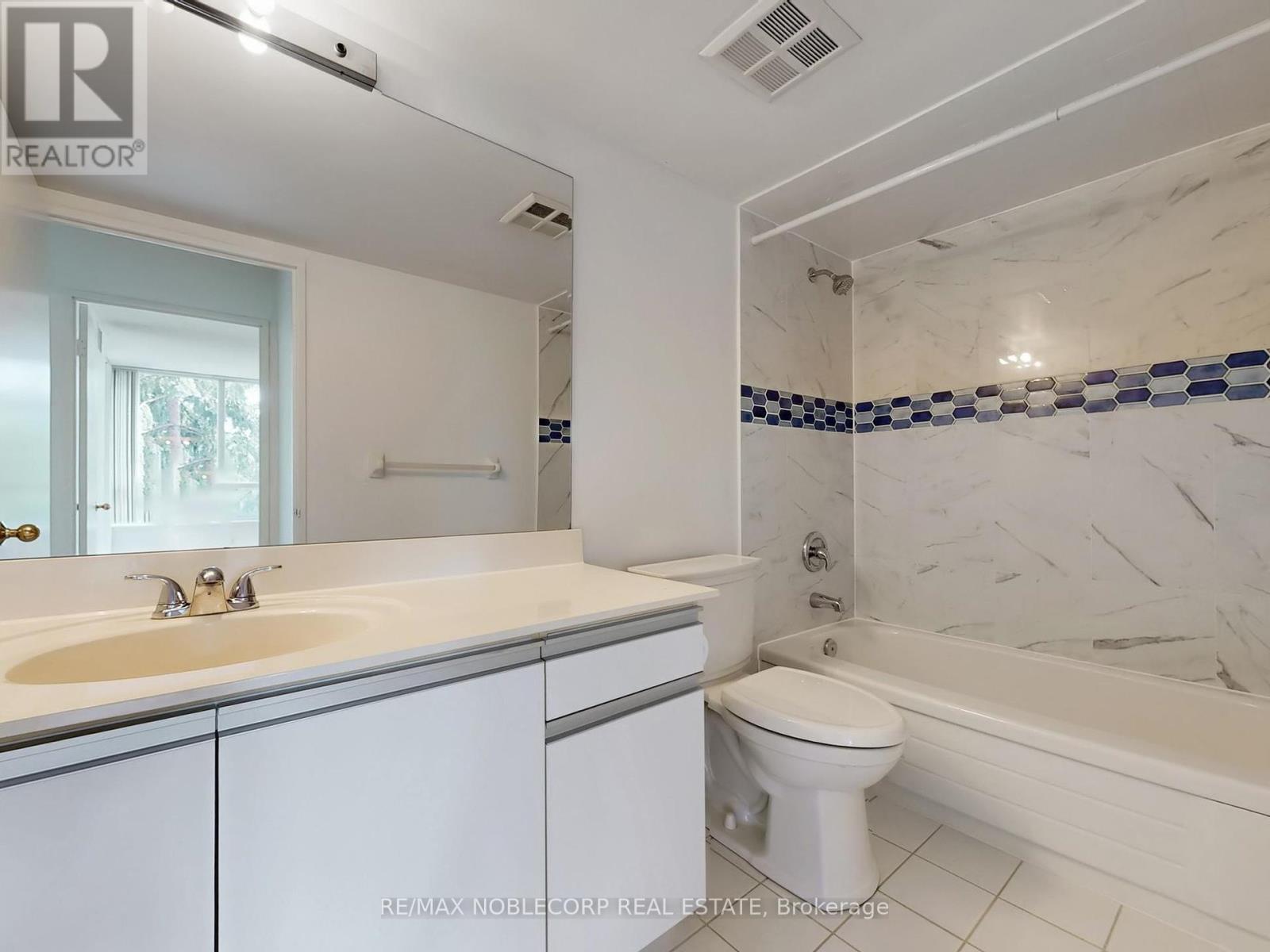 312 - 91 Townsgate Drive, Vaughan, Ontario  L4J 8E8 - Photo 27 - N12290257