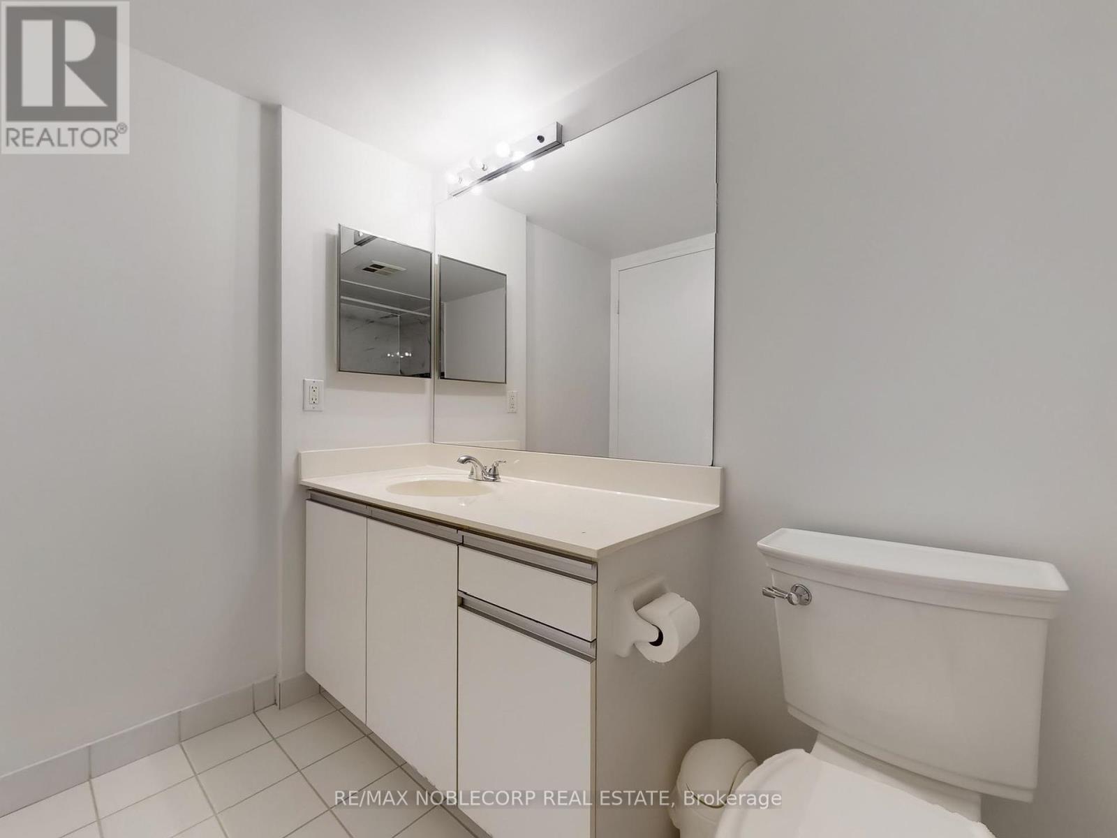 312 - 91 Townsgate Drive, Vaughan, Ontario  L4J 8E8 - Photo 28 - N12290257