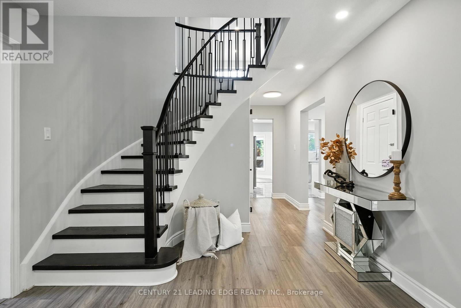 Property at 573 SHEPPARD AVENUE image 5