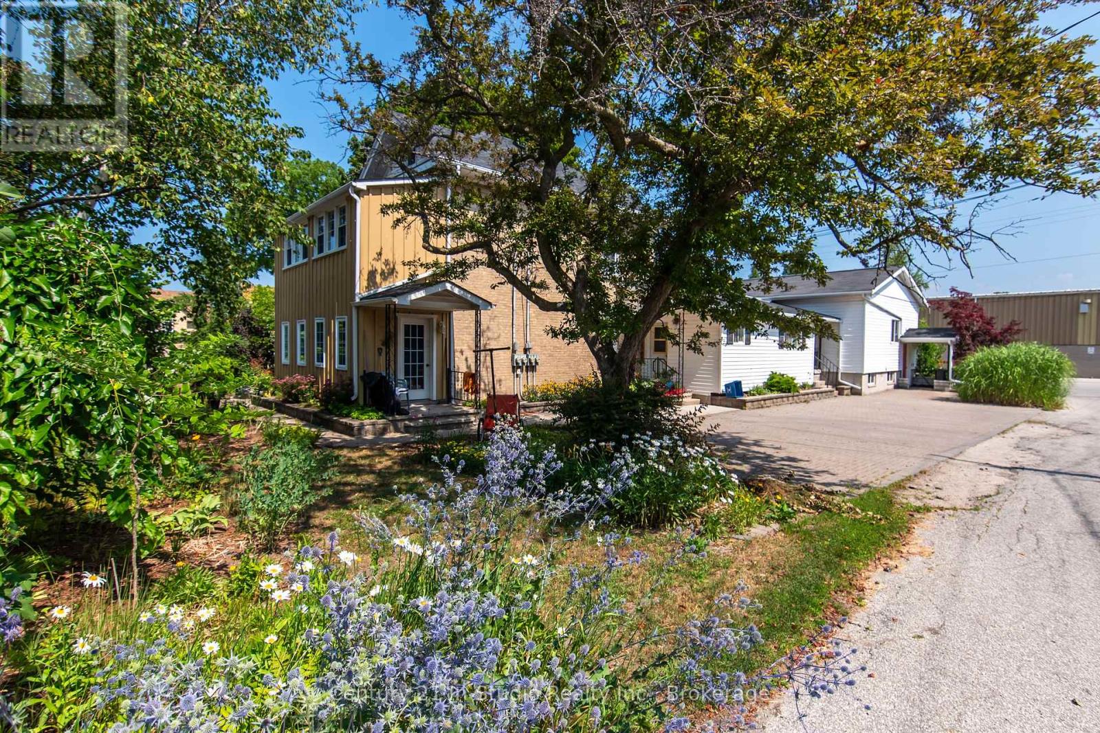 228 Palmerston Street, Saugeen Shores, Ontario  N0H 2L0 - Photo 2 - X12290367