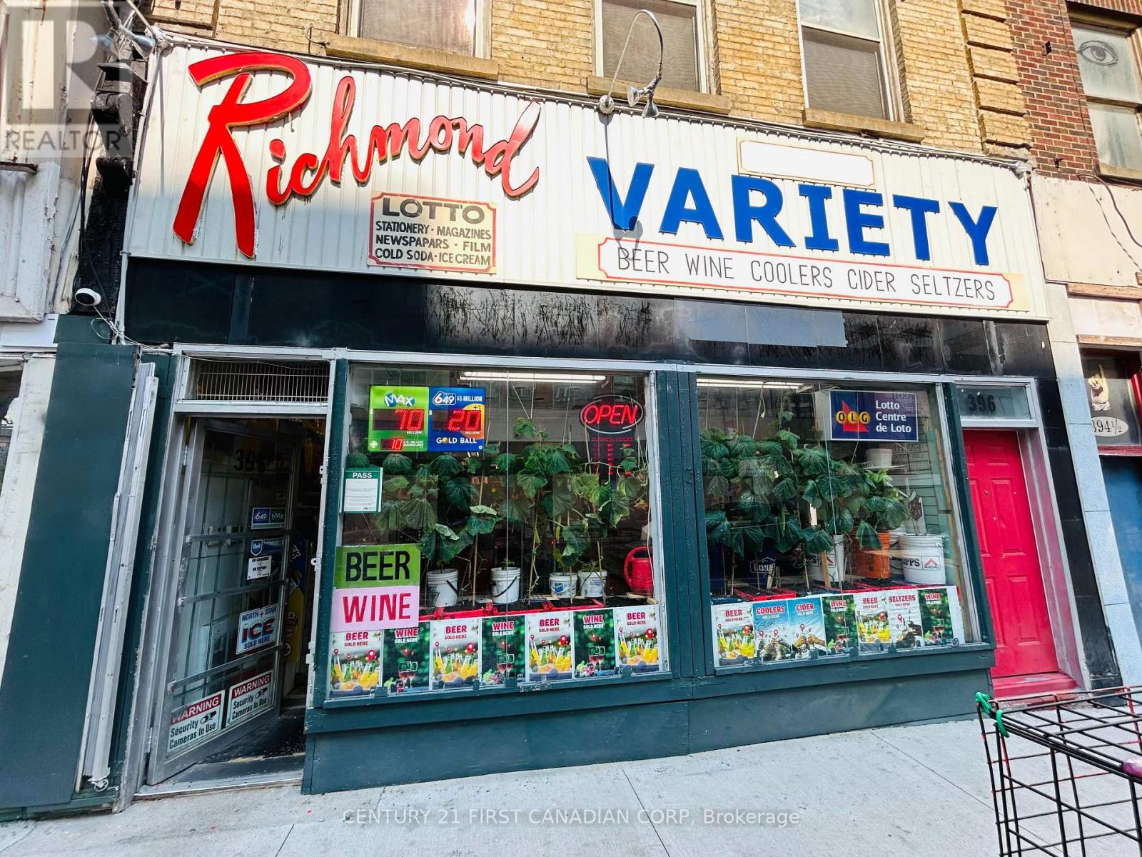 396 RICHMOND STREET, London East, Ontario
