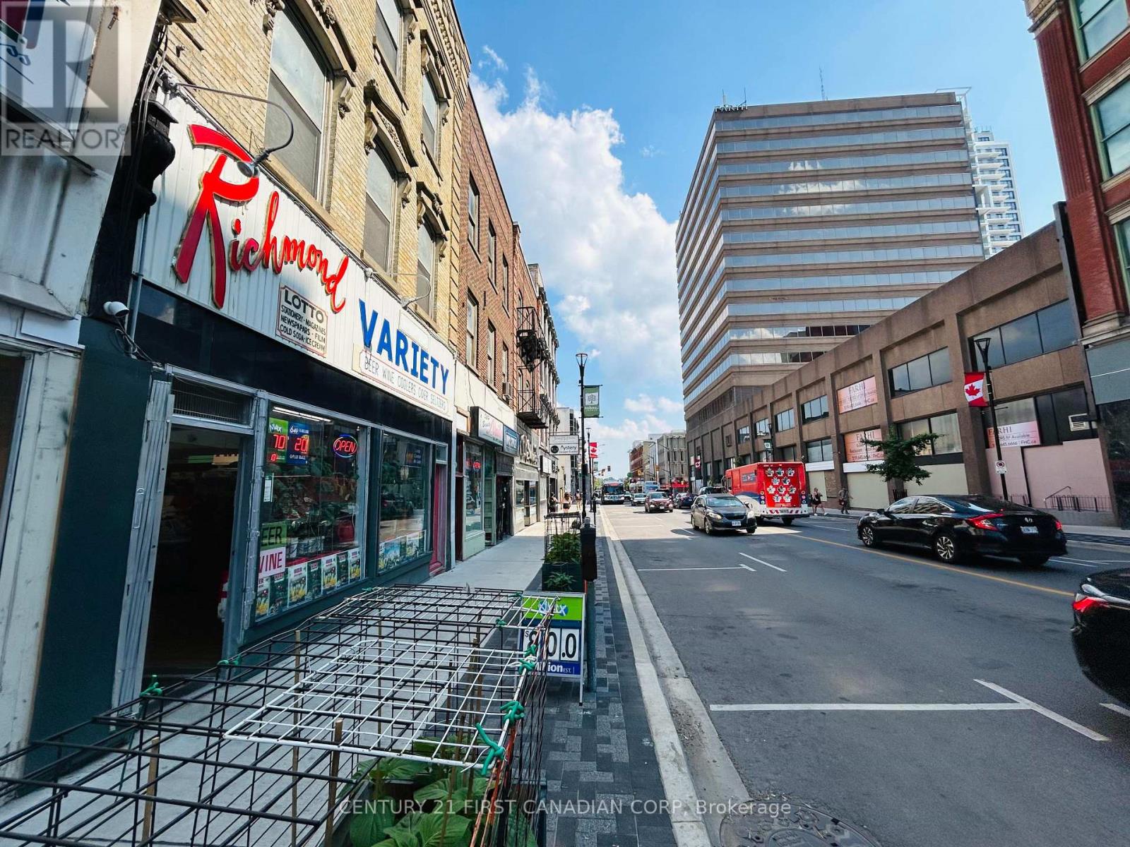396 Richmond Street, London East (East K), Ontario  N6A 3C7 - Photo 4 - X12290350