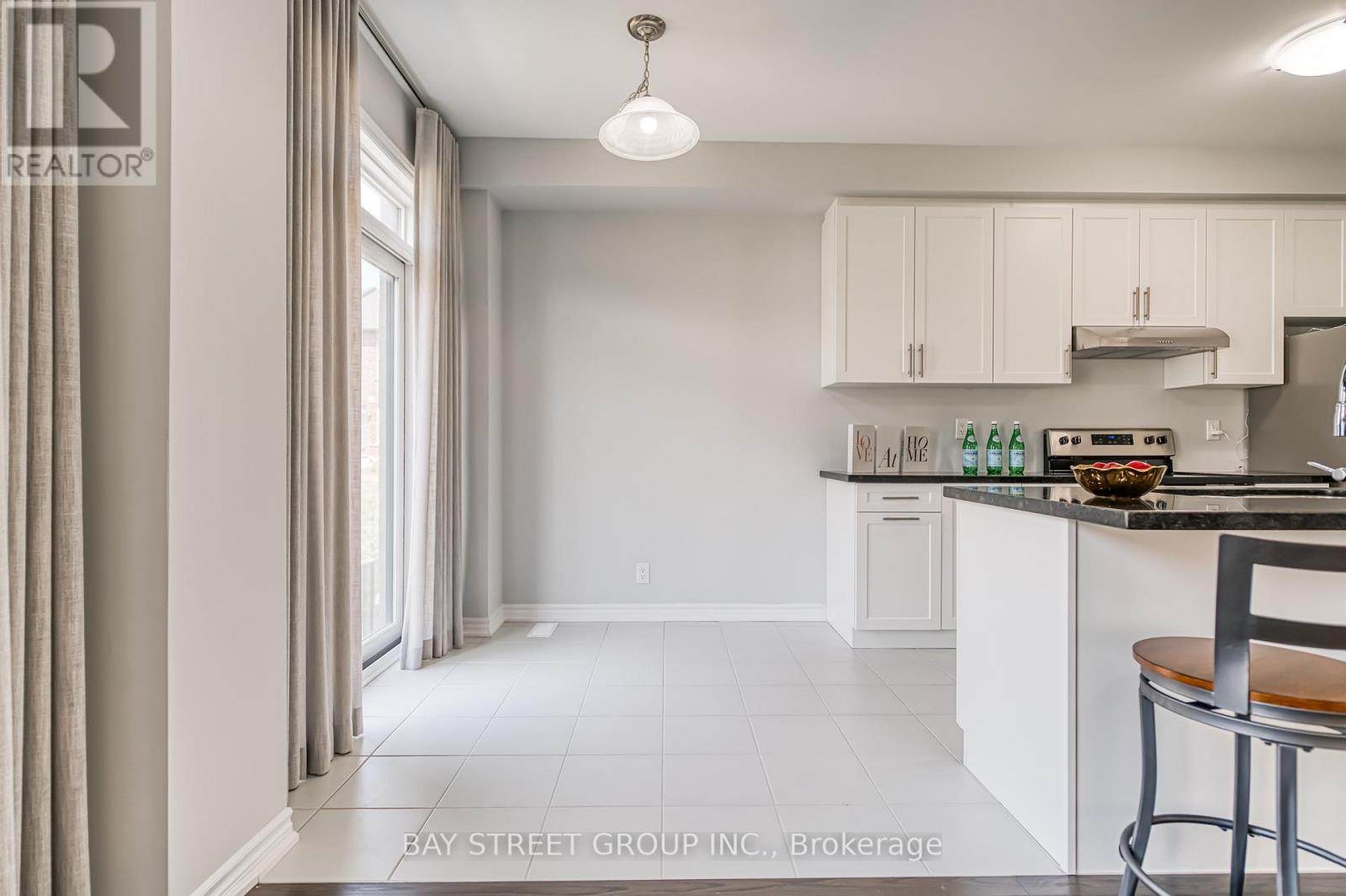 32 Jessica Antonella Street, Markham, Ontario  L6C 3K3 - Photo 11 - N12290100