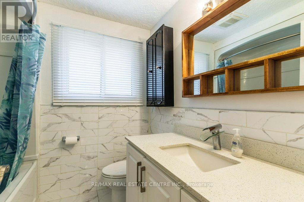 65 Balfour Crescent, Kitchener, Ontario  N2C 1Z6 - Photo 15 - X12290324