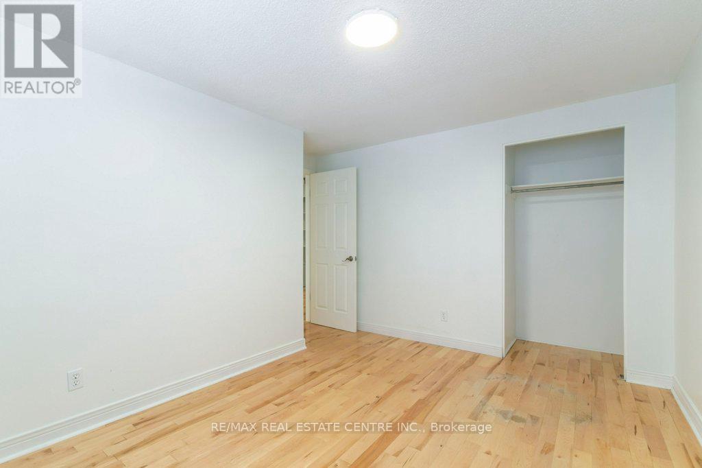 65 Balfour Crescent, Kitchener, Ontario  N2C 1Z6 - Photo 20 - X12290324