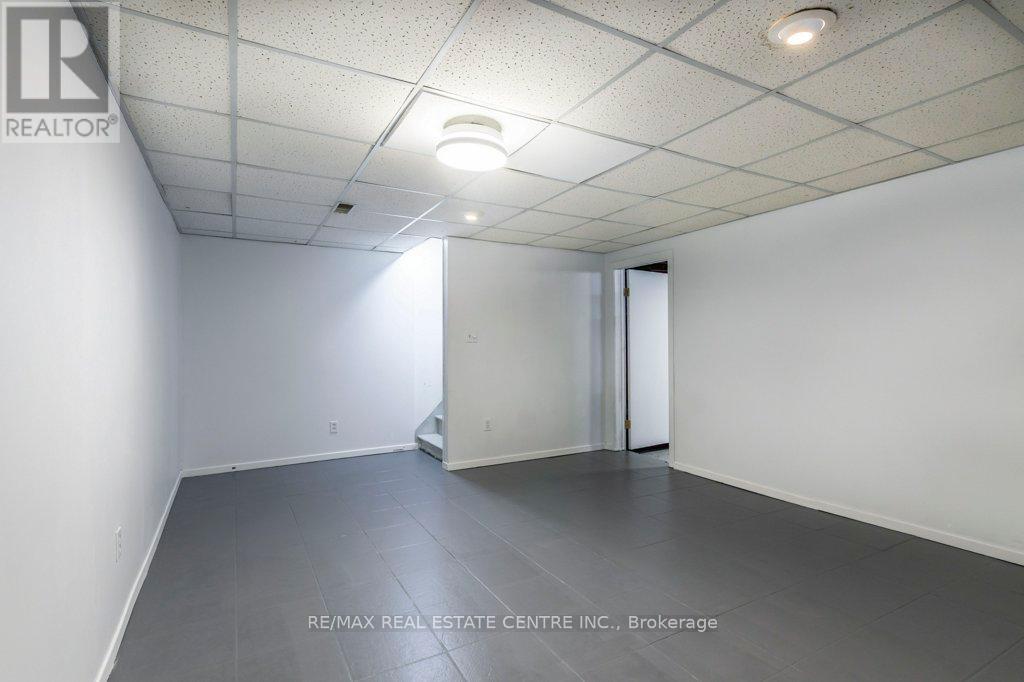 65 Balfour Crescent, Kitchener, Ontario  N2C 1Z6 - Photo 24 - X12290324
