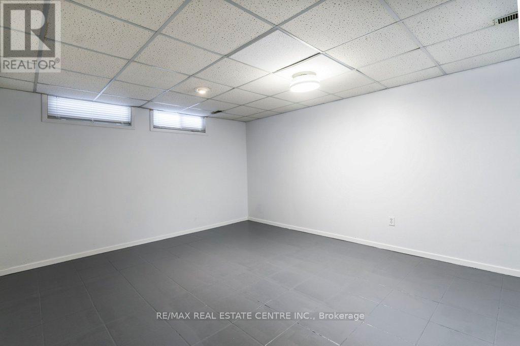 65 Balfour Crescent, Kitchener, Ontario  N2C 1Z6 - Photo 25 - X12290324