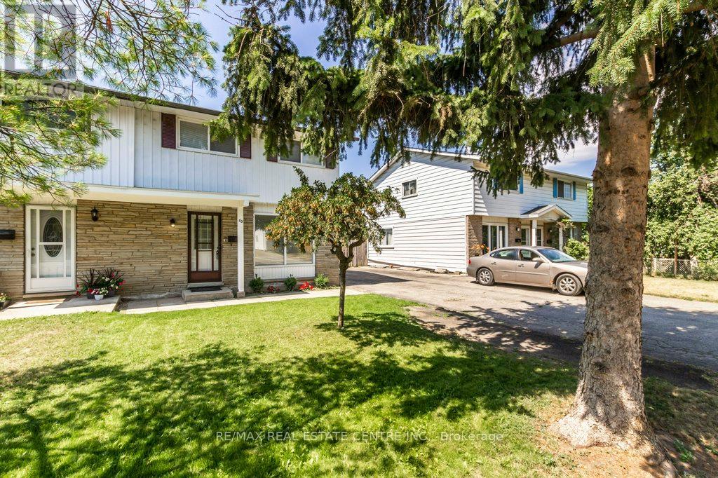 65 Balfour Crescent, Kitchener, Ontario  N2C 1Z6 - Photo 3 - X12290324