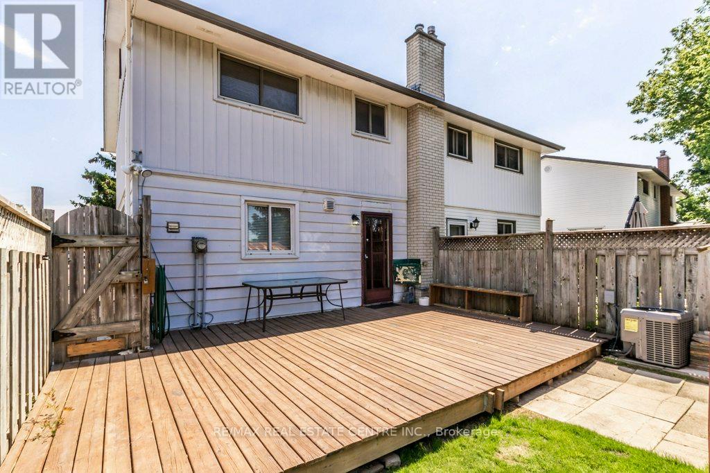 65 Balfour Crescent, Kitchener, Ontario  N2C 1Z6 - Photo 31 - X12290324