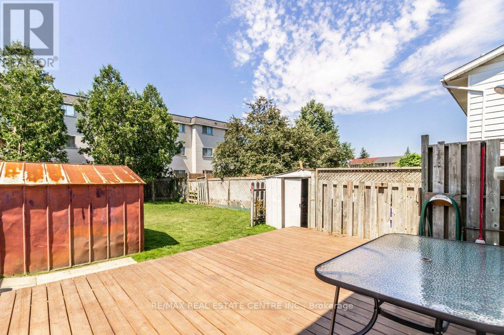 65 Balfour Crescent, Kitchener, Ontario  N2C 1Z6 - Photo 32 - X12290324