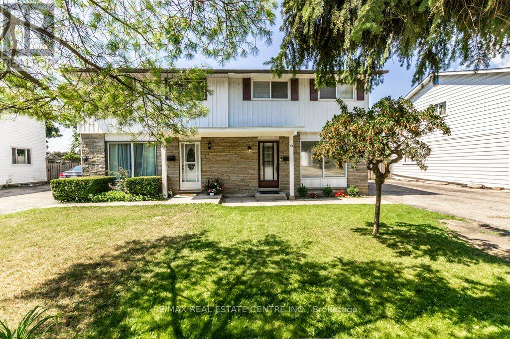 65 Balfour Crescent, Kitchener, Ontario  N2C 1Z6 - Photo 4 - X12290324