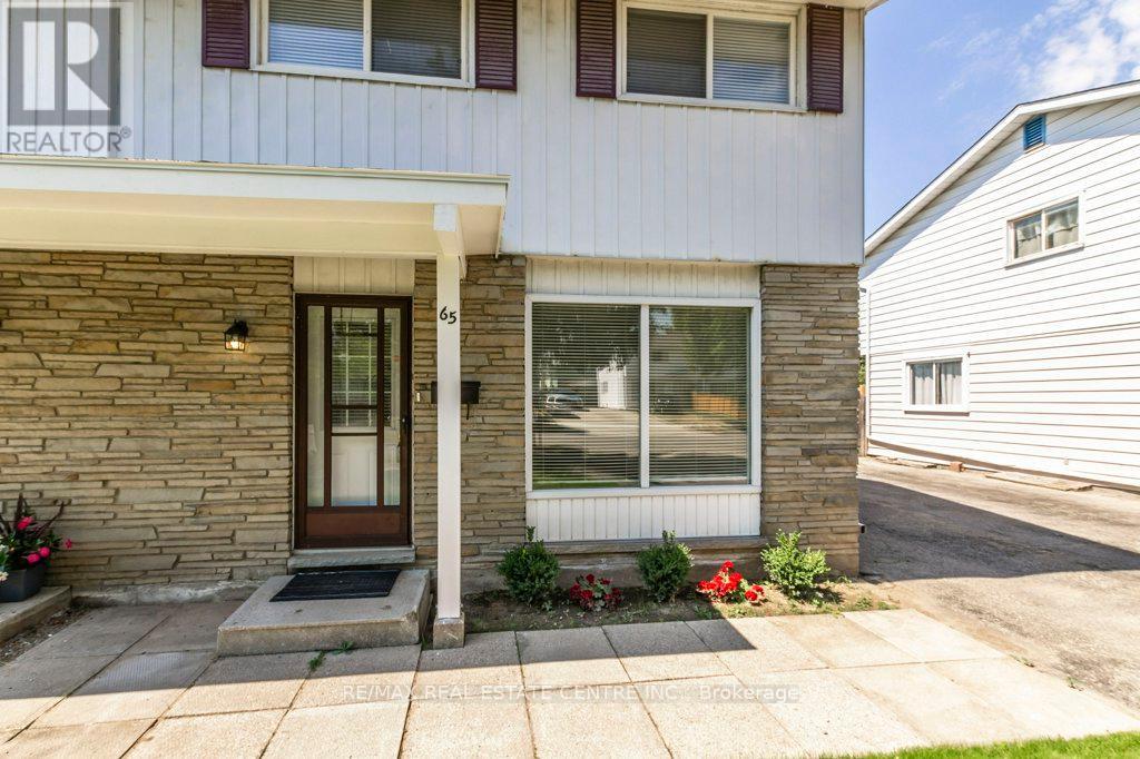 65 Balfour Crescent, Kitchener, Ontario  N2C 1Z6 - Photo 5 - X12290324