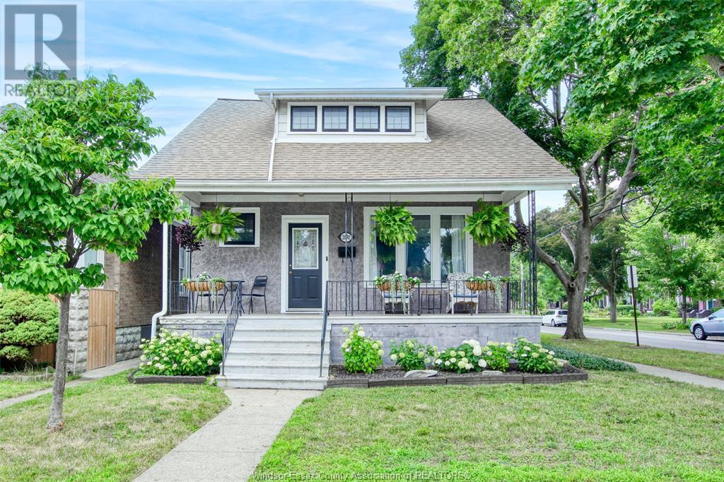 MLS# 25018154: 2090 OTTAWA, Windsor, Canada