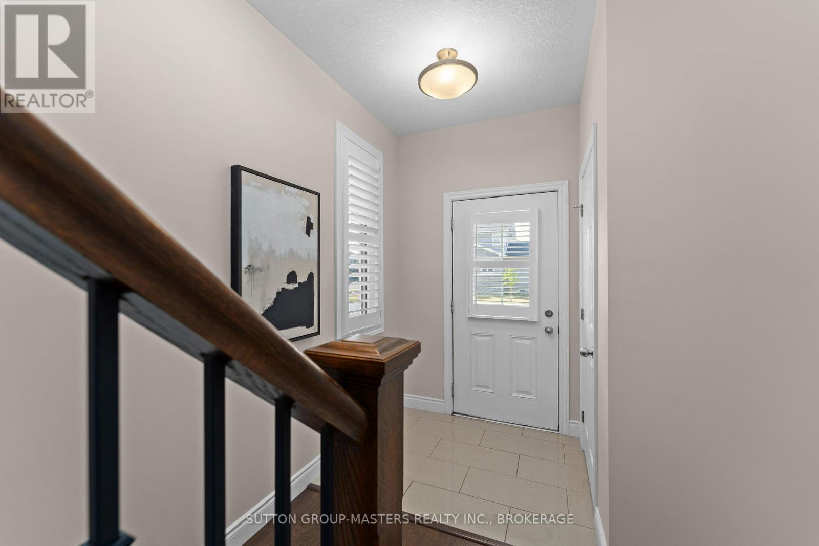 Property at 408 BETH CRESCENT image 4