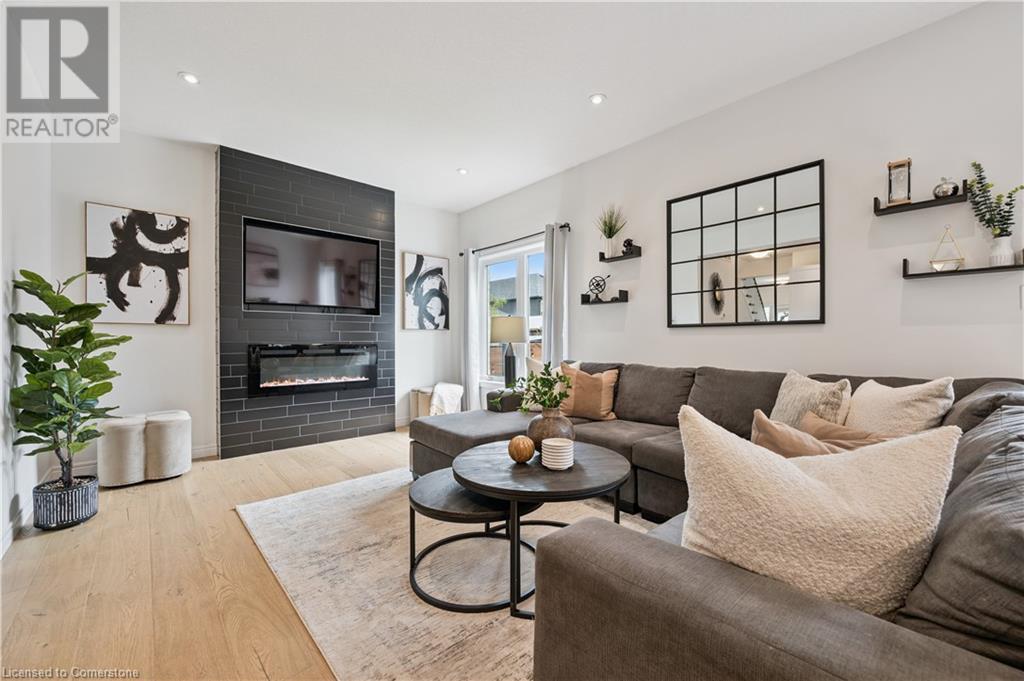 Property at 15 GALENA Street image 3